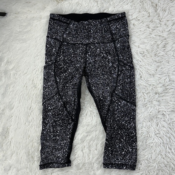 Lululemon Outrun 17" Crop Splatter White Black / Black - Picture 2 of 9